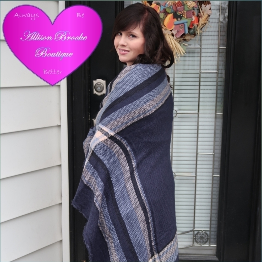NWT Oversized Navy Blue Plaid Blanket Scarf Tartan Fringe Wrap 55x55 - Picture 4 of 6